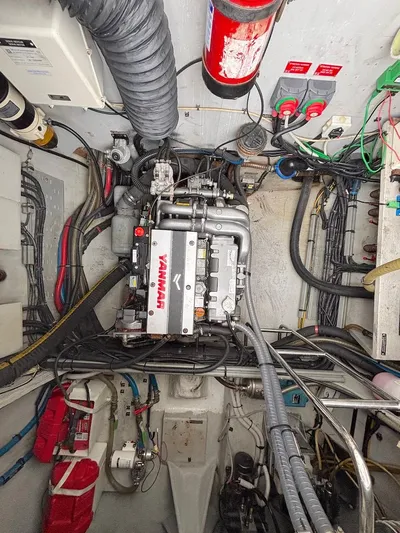 Avra Yacht Photos Pics 