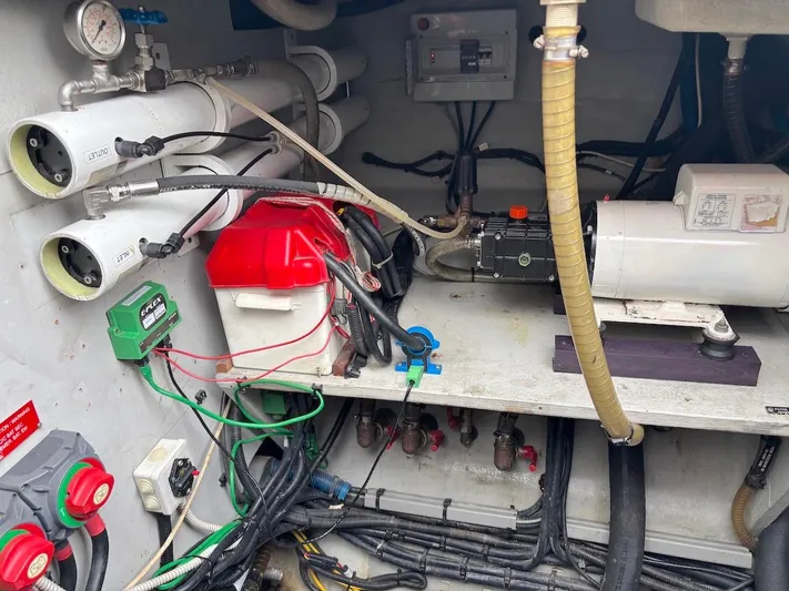 Avra Yacht Photos Pics 