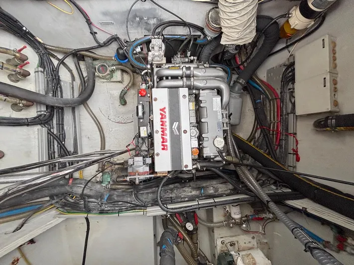 Avra Yacht Photos Pics 