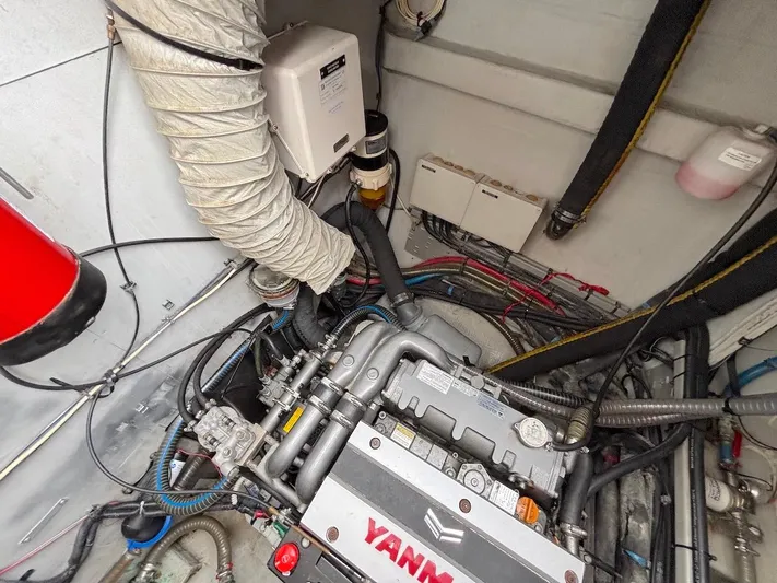 Avra Yacht Photos Pics 