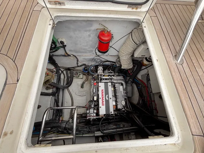 Avra Yacht Photos Pics 