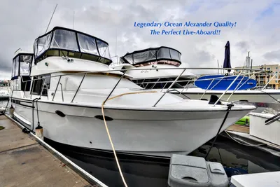 Ocean Alexander Cockpit Motor Yacht