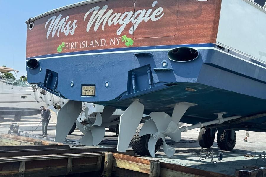2002 Viking 61 