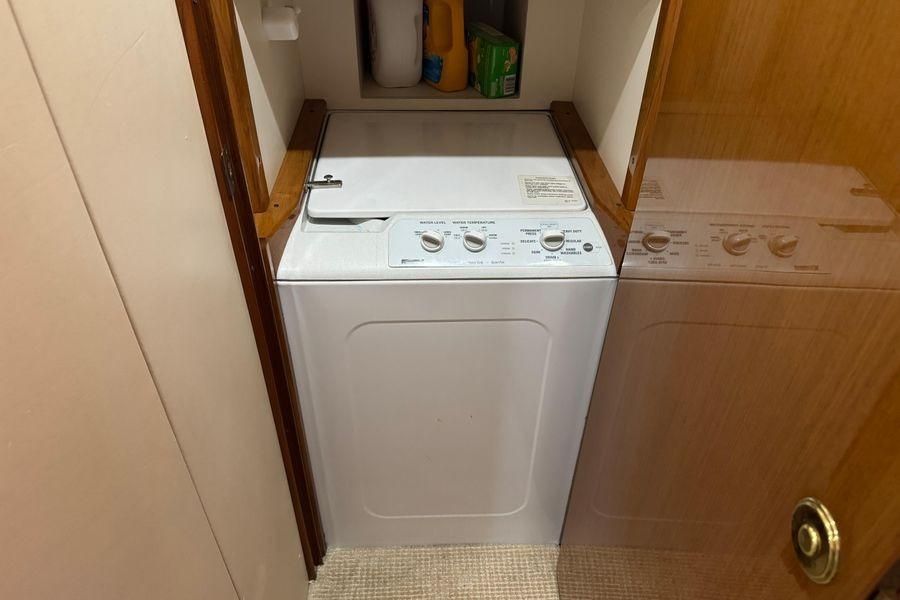 2002 Viking 61 