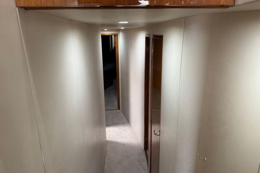 2002 Viking 61 