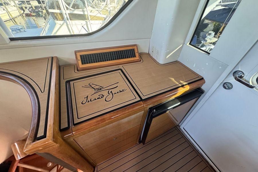 2002 Viking 61 
