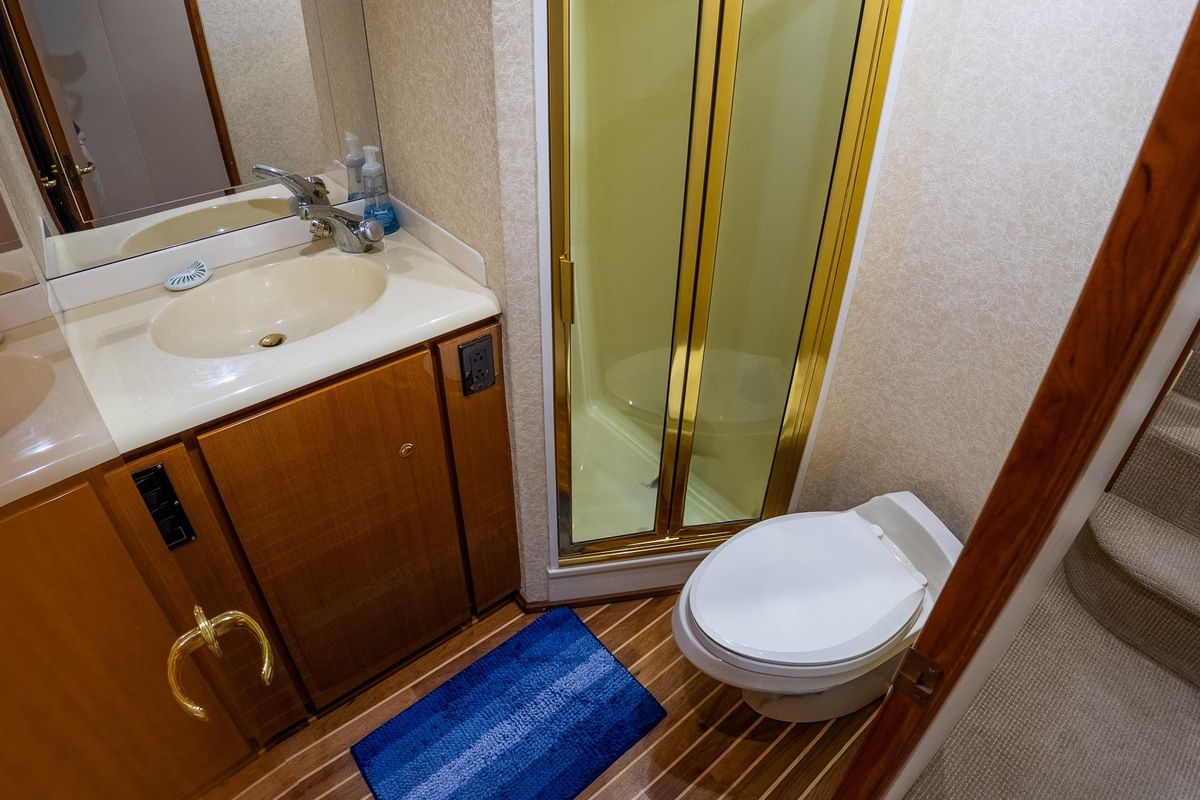 2002 Viking 61 