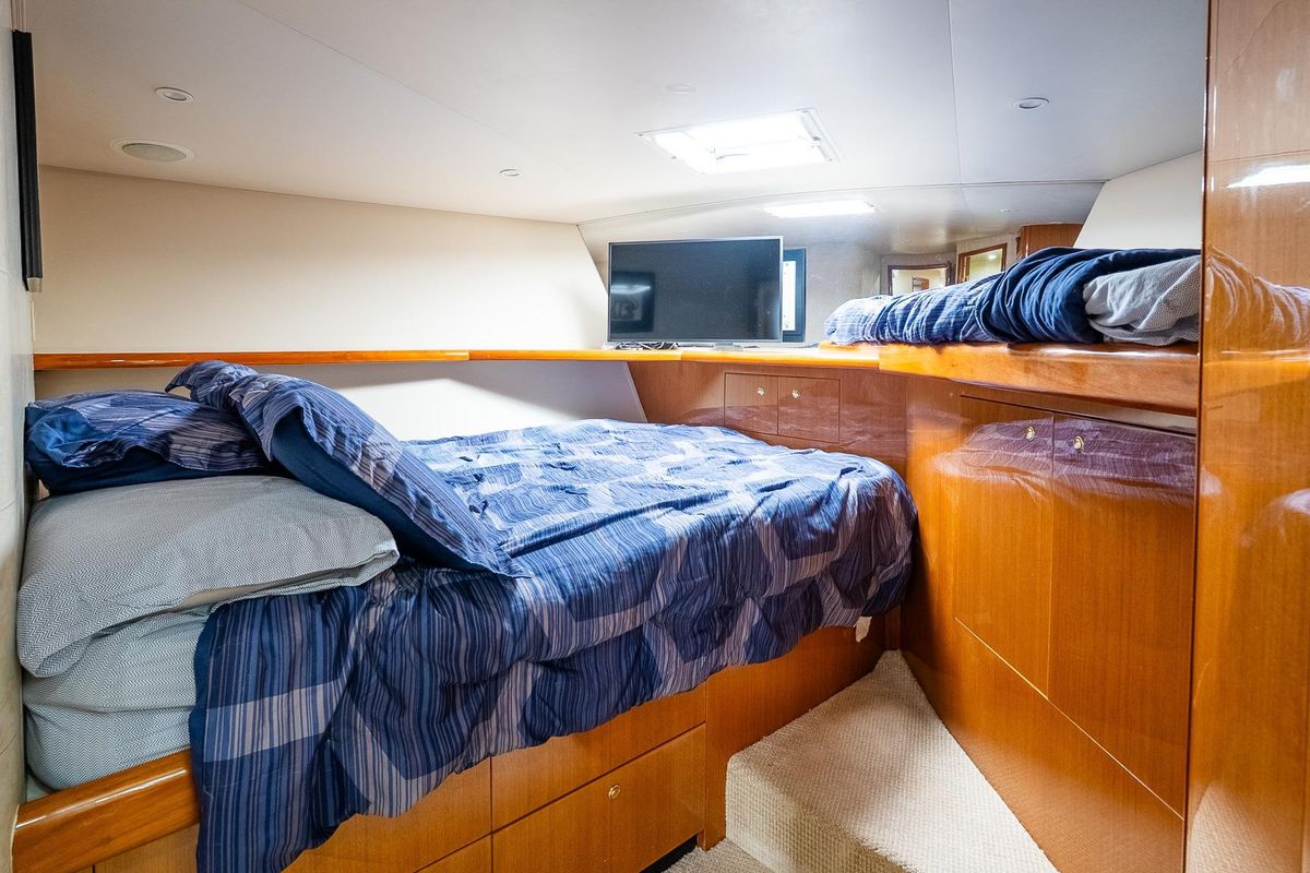 2002 Viking 61 