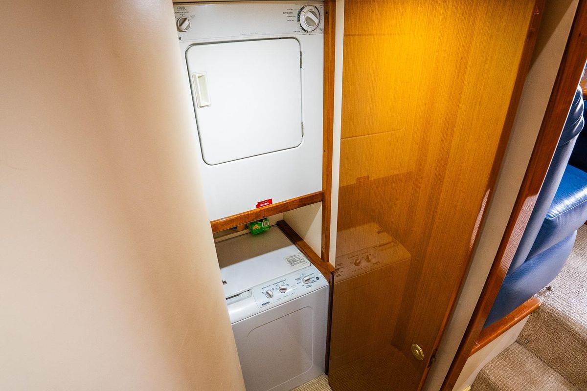 2002 Viking 61 
