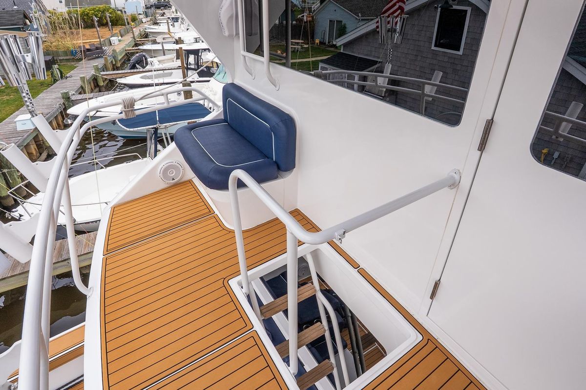 2002 Viking 61 