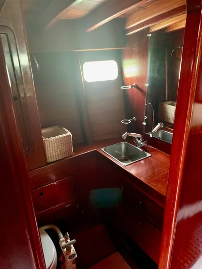 Van Ki Pass Yacht Photos Pics 