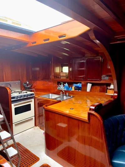 Van Ki Pass Yacht Photos Pics 