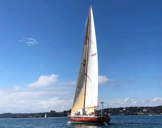 Van Ki Pass Yacht Photos Pics 