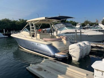 2019 38' 2'' Chris-Craft-38 Launch Cleveland, OH, US