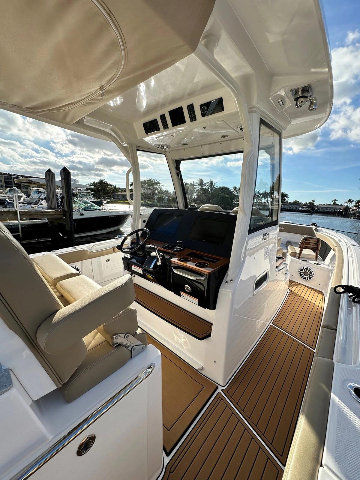 2024 Everglades 315 CC Center Console for sale YachtWorld