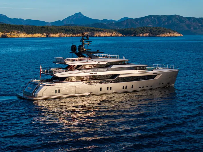 Pandion Pearl Yacht Photos Pics 