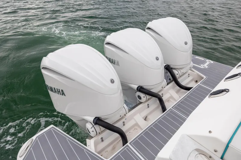 Dream Weaver Yacht Photos Pics 