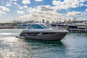 2019 50' Cruisers-50 Cantius Miami, FL, US
