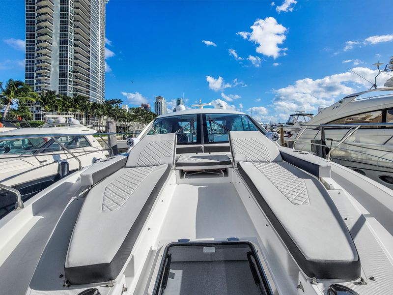 2019 Cruisers 50 Cantius