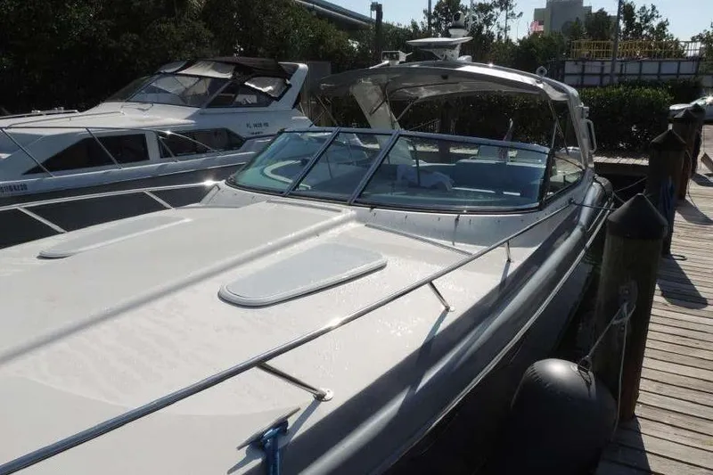  Yacht Photos Pics 2001 Formula 400 Super Sport yacht docked.