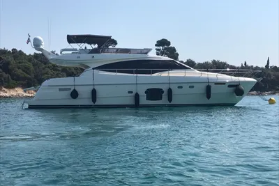 Ferretti Yachts 592