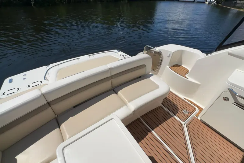  Yacht Photos Pics Luxurious 2012 Sea Ray 470 Sundancer yacht with elegant seating and teak flooring.