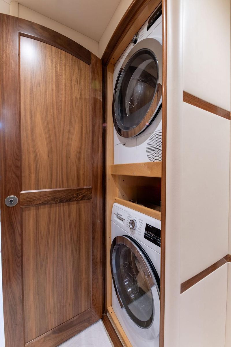 2017 Viking 72 