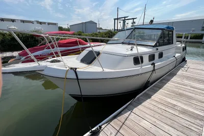 Carver 2807 Riviera Aft Cabin