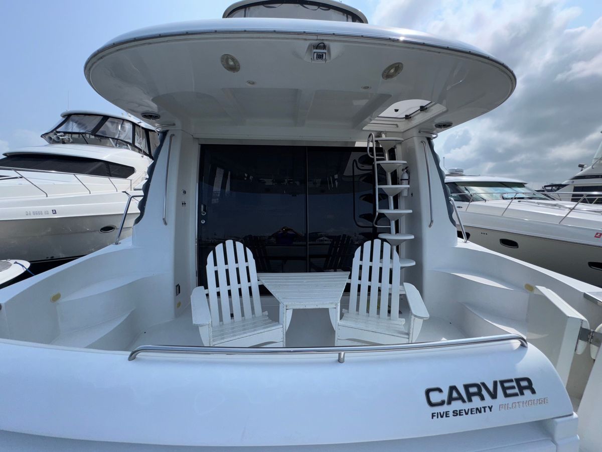 2002 Carver 57 
