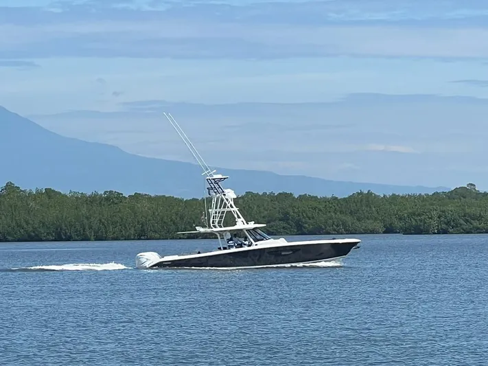 Happy Hour Yacht Photos Pics 