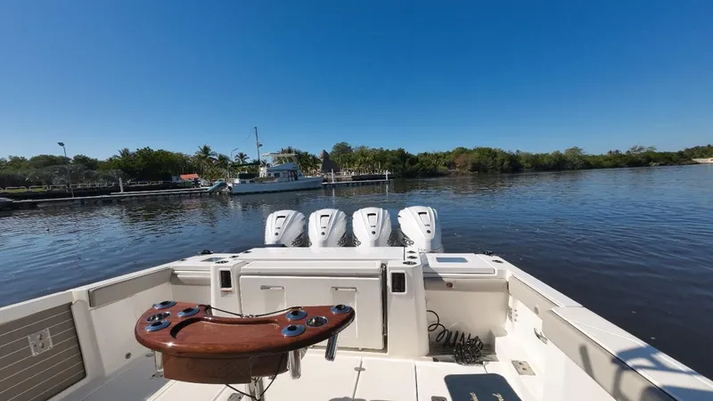 Happy Hour Yacht Photos Pics 