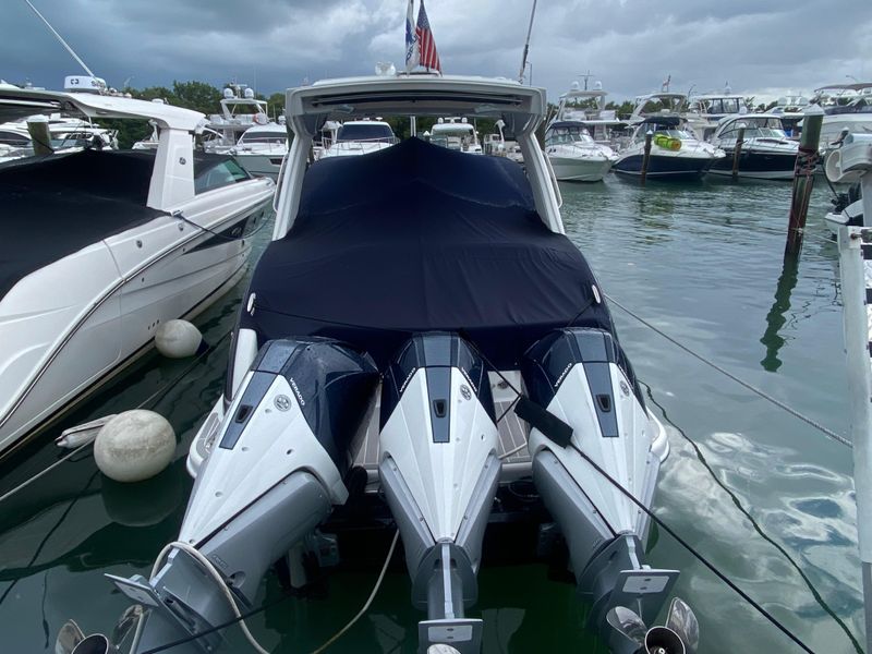 2022 Formula 350 Crossover Bowrider