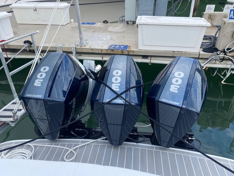 2022 Formula 350 Crossover Bowrider