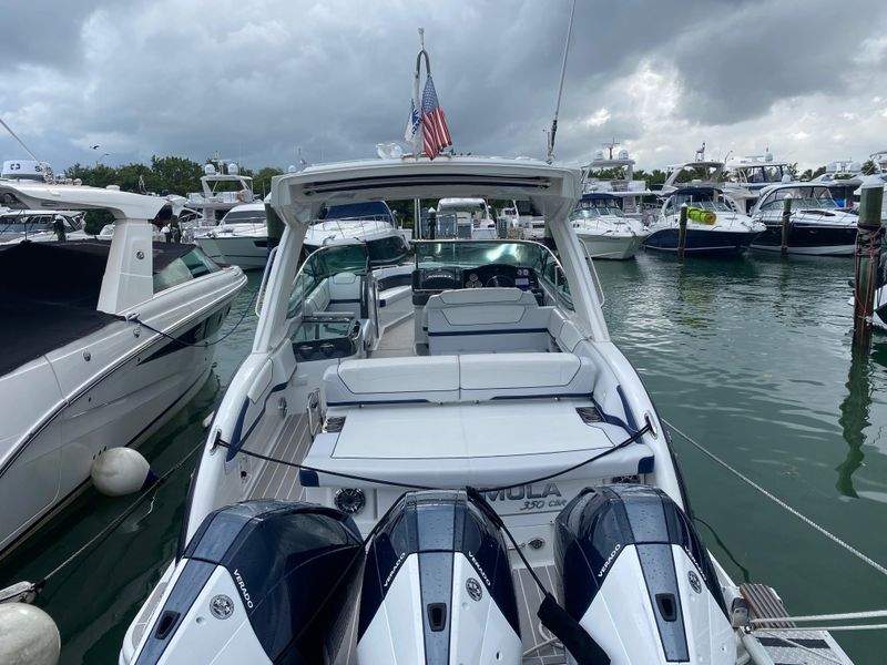 2022 Formula 350 Crossover Bowrider