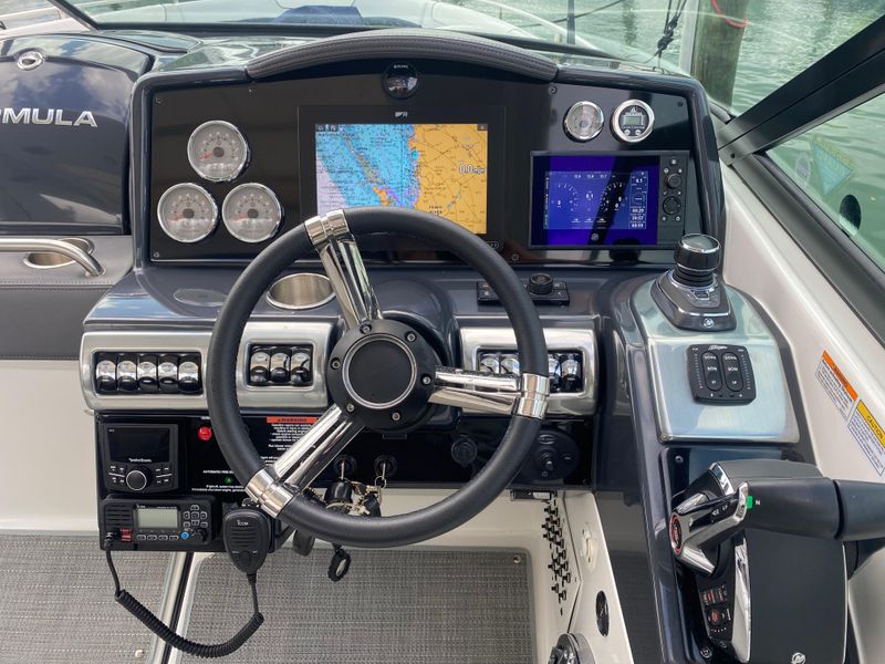 2022 Formula 350 Crossover Bowrider