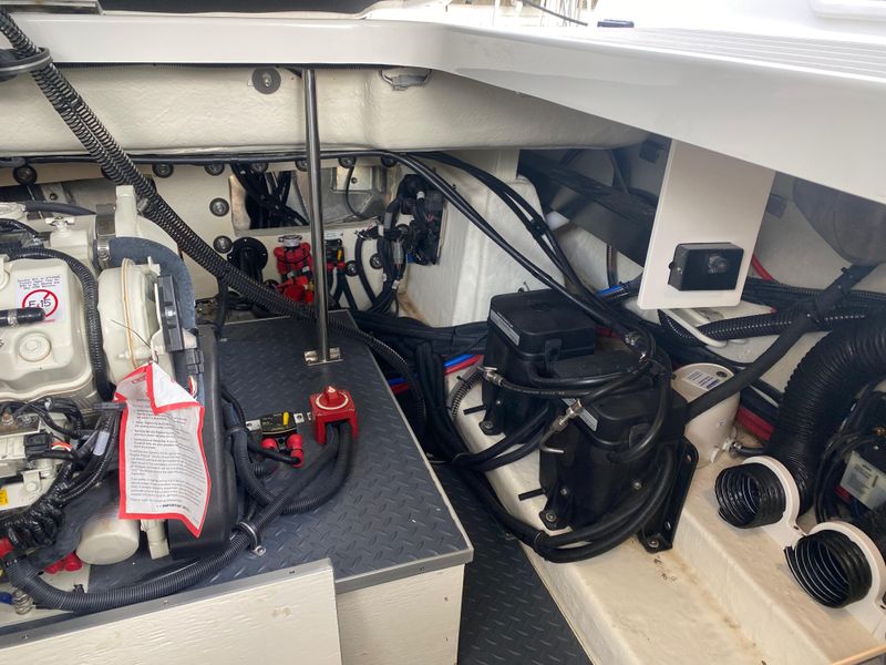 2022 Formula 350 Crossover Bowrider