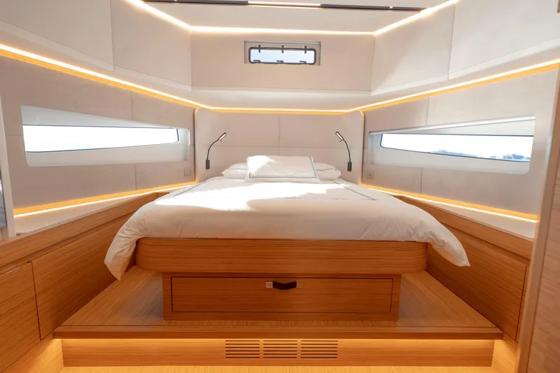 Opale Yacht Photos Pics 2025 Solaris Power 52 yacht for sale in the south of France on the Mediterranean coast 