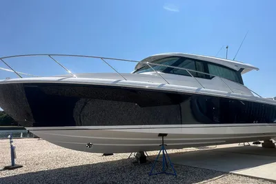 Tiara Yachts 43 LE