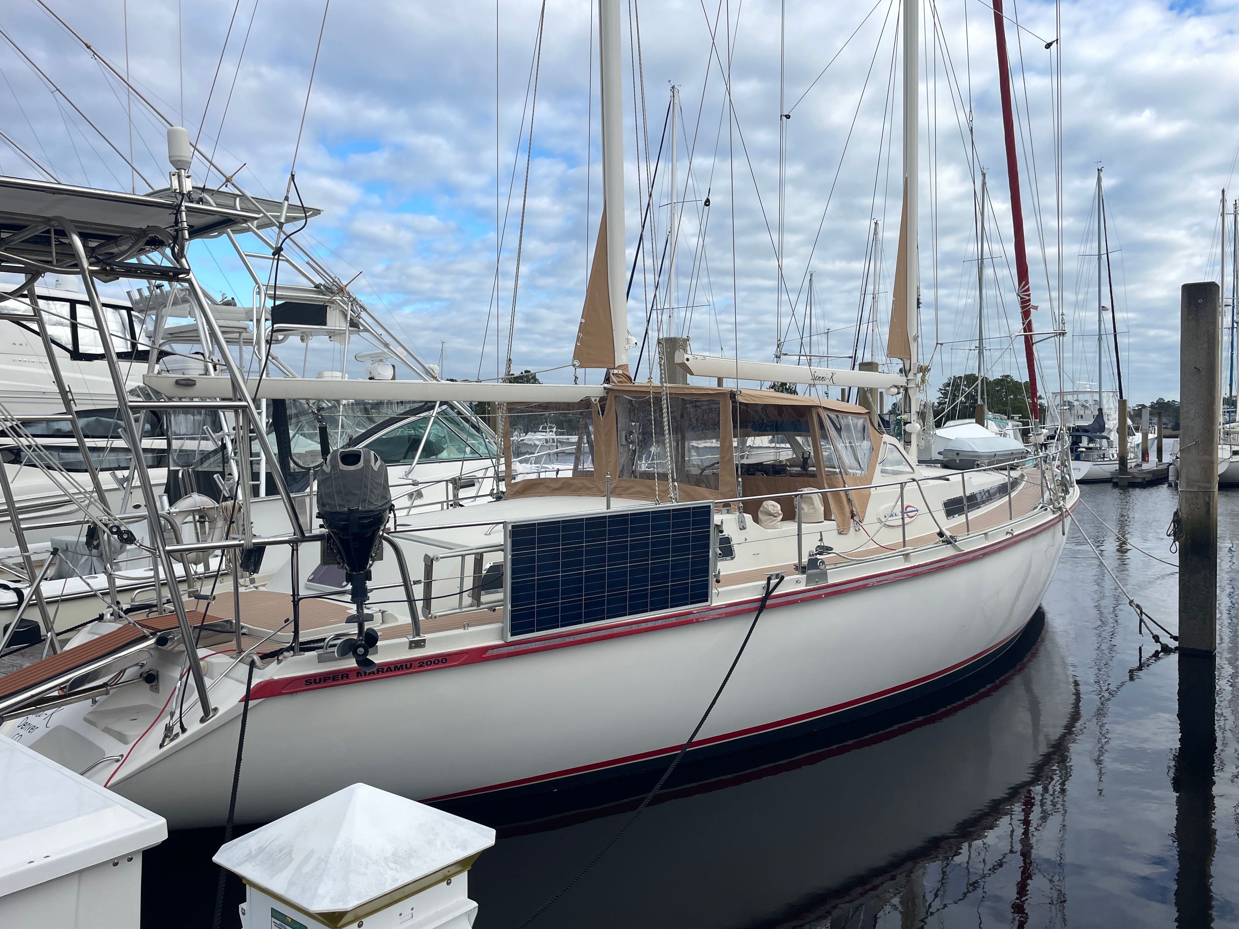 Amel Super Maramu 2000