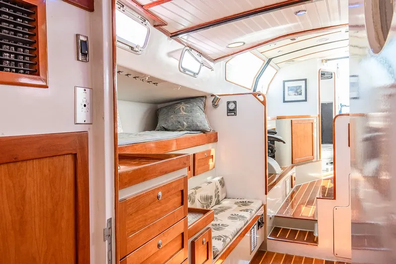 Malolo Yacht Photos Pics 