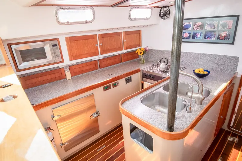 Malolo Yacht Photos Pics 