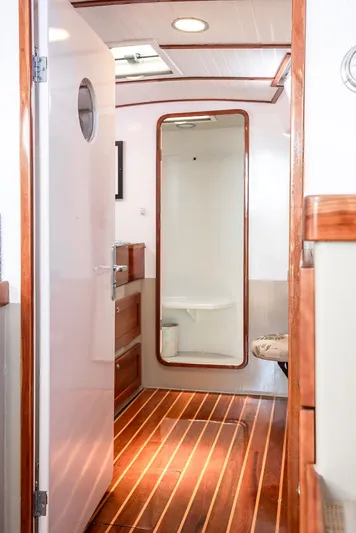 Malolo Yacht Photos Pics 