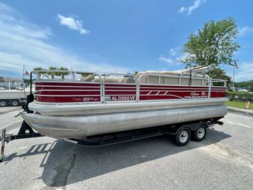 Sun Tracker Fishin' Barge 20 DLX