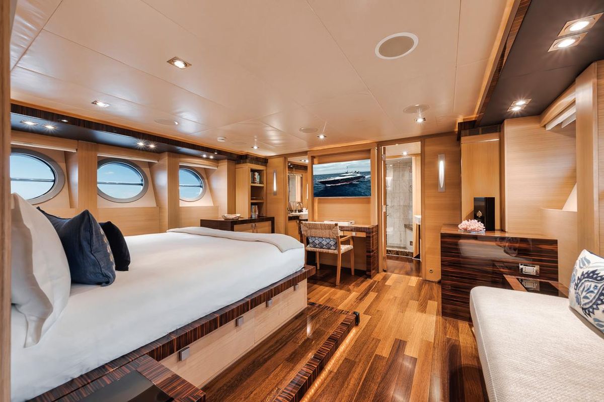 2006 Palmer Johnson 120 