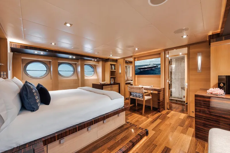 Burn Rate Yacht Photos Pics 