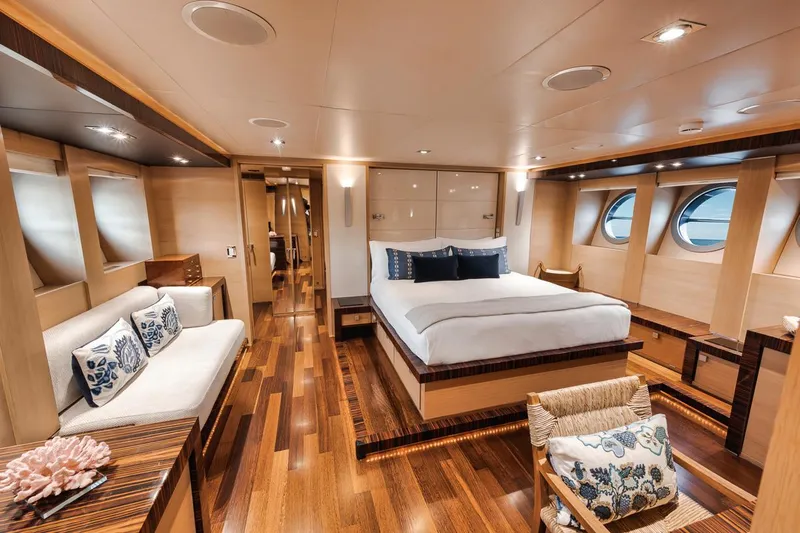 Burn Rate Yacht Photos Pics 