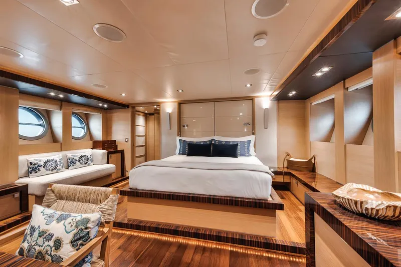 Burn Rate Yacht Photos Pics 