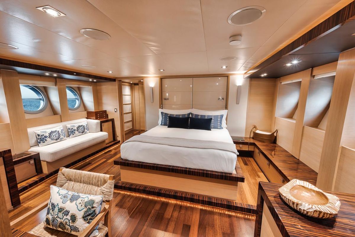 2006 Palmer Johnson 120 
