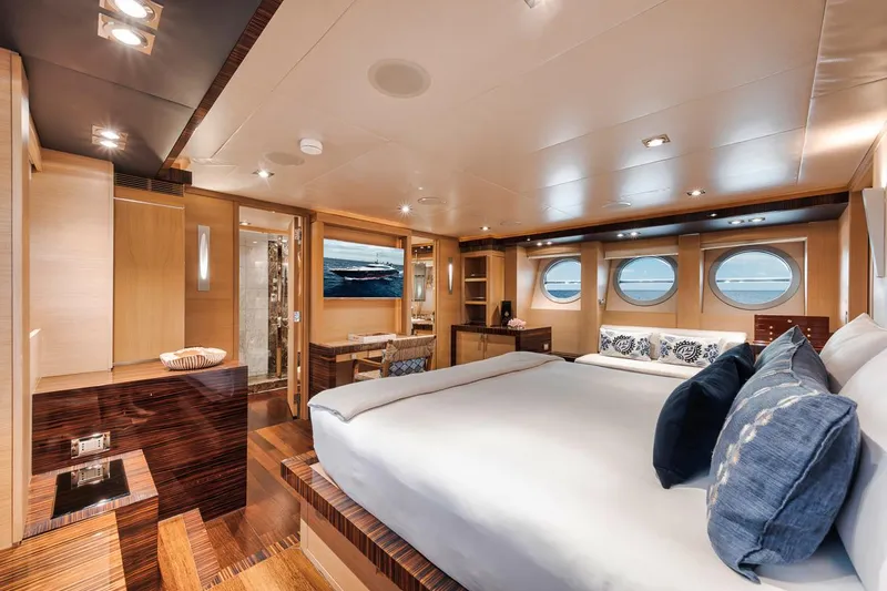 Burn Rate Yacht Photos Pics 