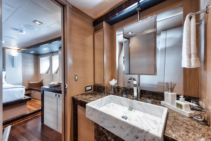 Burn Rate Yacht Photos Pics 